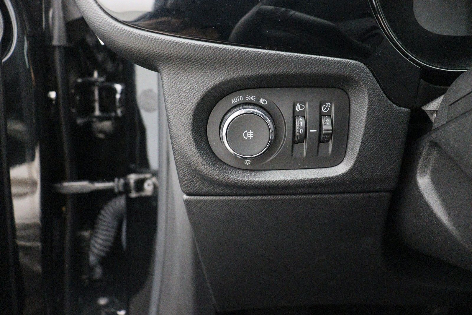 Fahrzeugabbildung Opel Zafira C 1.4 Tourer Active NAVI SHZ 7-Sitzer