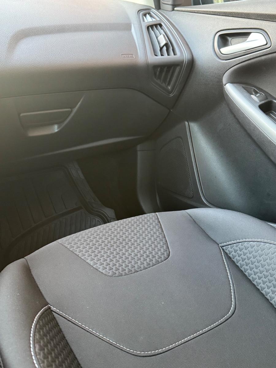 Ford Focus 2015 — photo 19