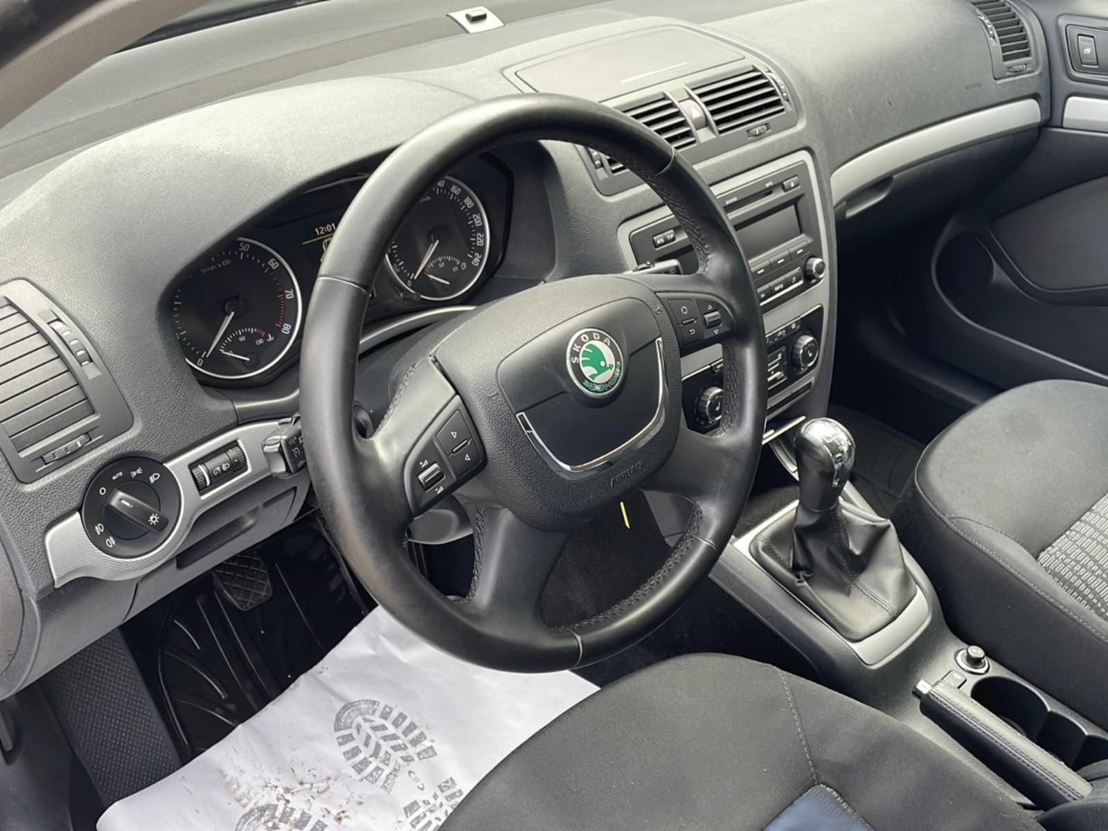 Skoda Octavia 2010 — photo 10