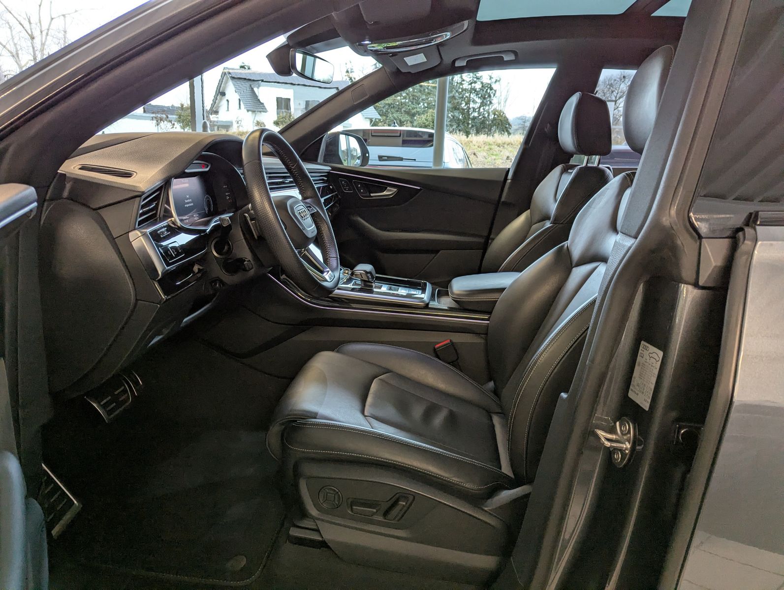 AUDI Q8 50 TDI qu. 3x S-Line HUD Matrix Pano ACC AHK - Image 12