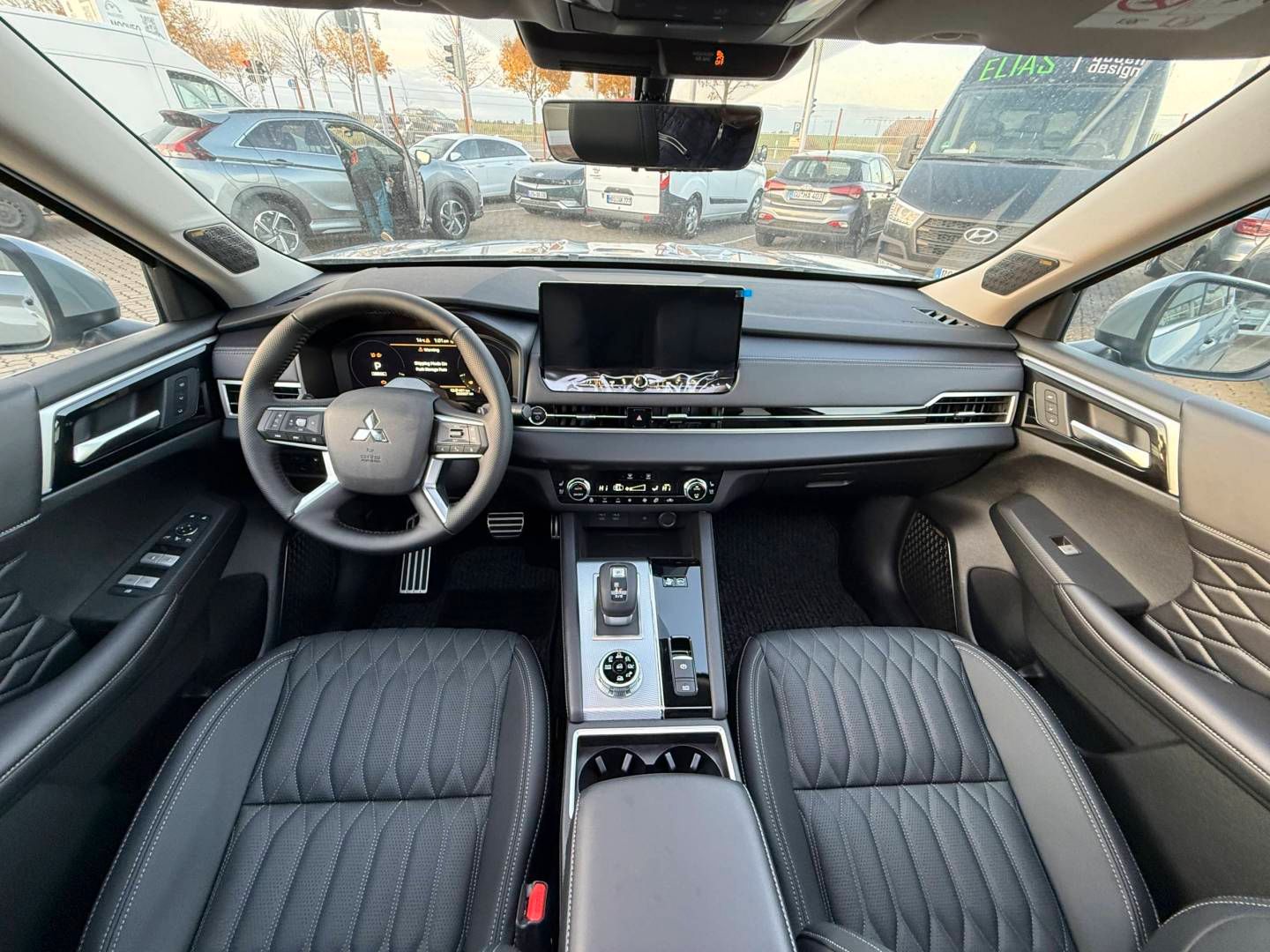 Fahrzeugabbildung Mitsubishi Outlander Plug-in TOP