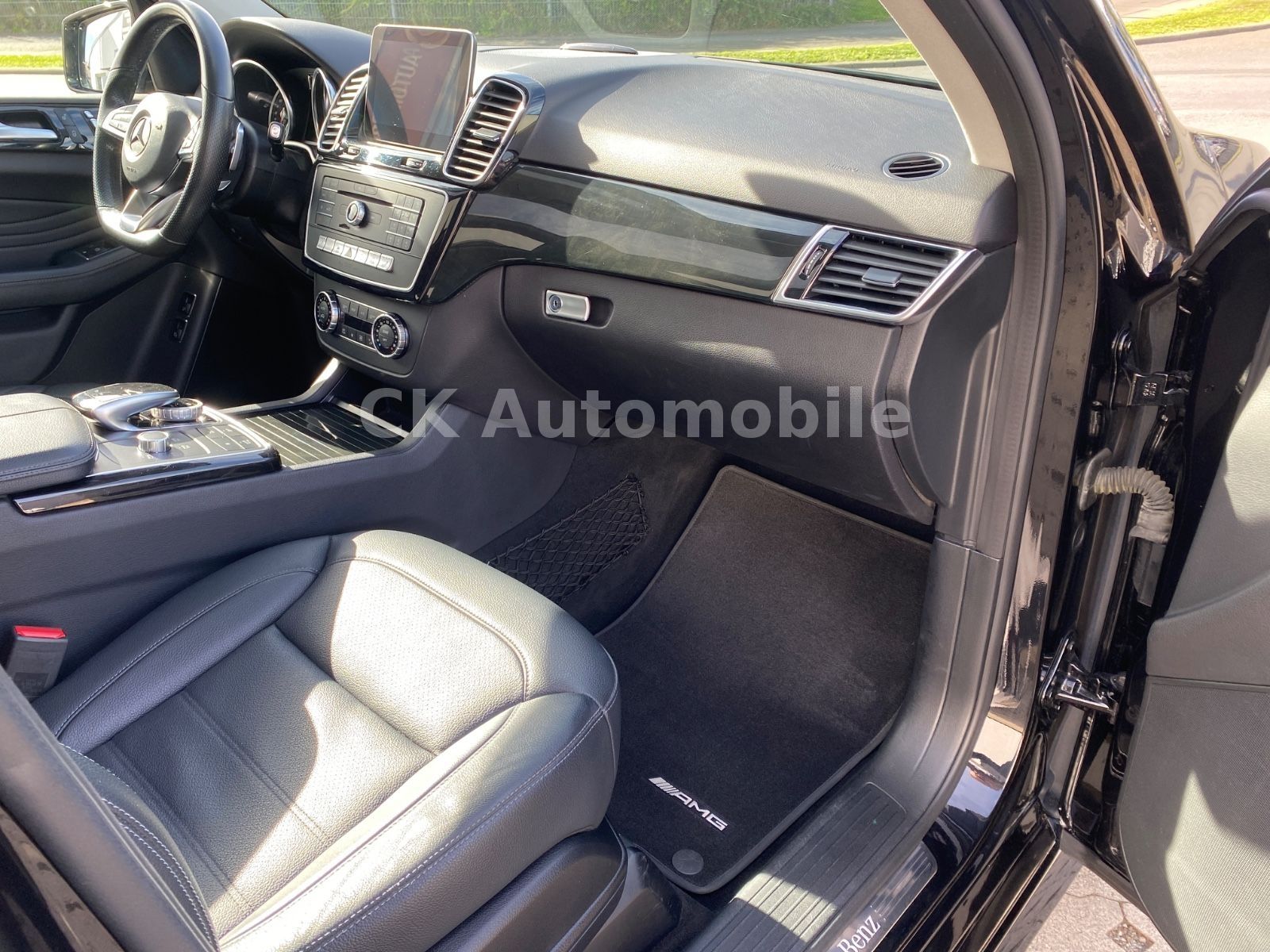 Fahrzeugabbildung Mercedes-Benz GLE 350 d 4Matic AMG Line/Navi/Air Matic/ILS/LED