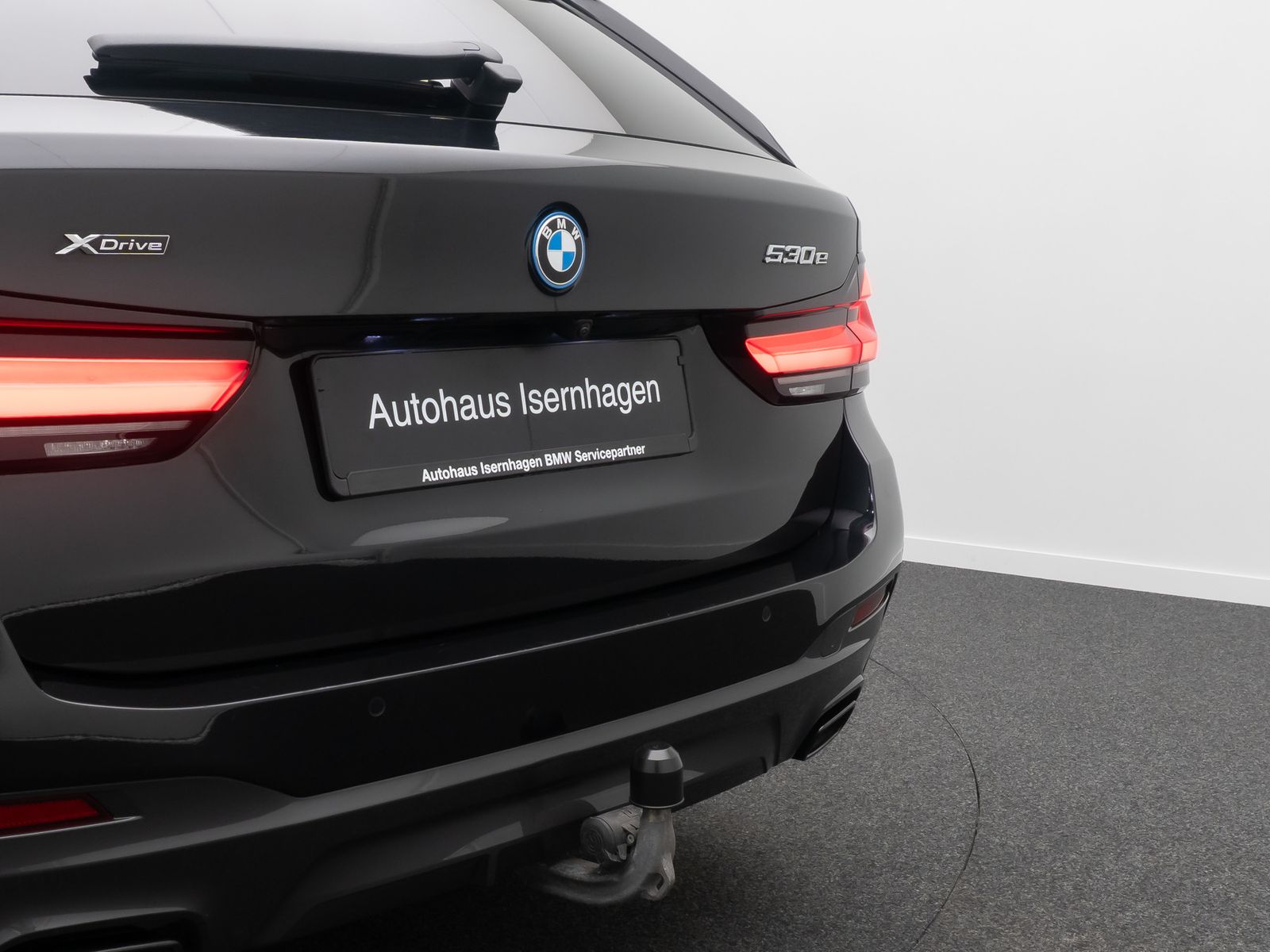 Fahrzeugabbildung BMW 530e xD M Sport Panorama HUD DAB H/K Kamera AHK
