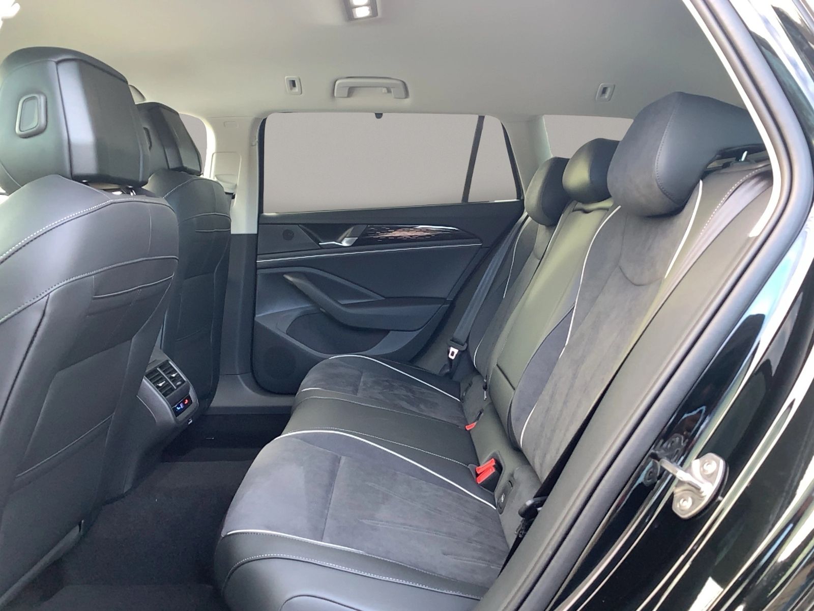 Passat Variant 2.0 TDI Elegance, BusinessPremium