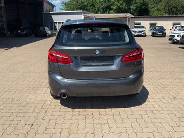 BMW 218 - 6