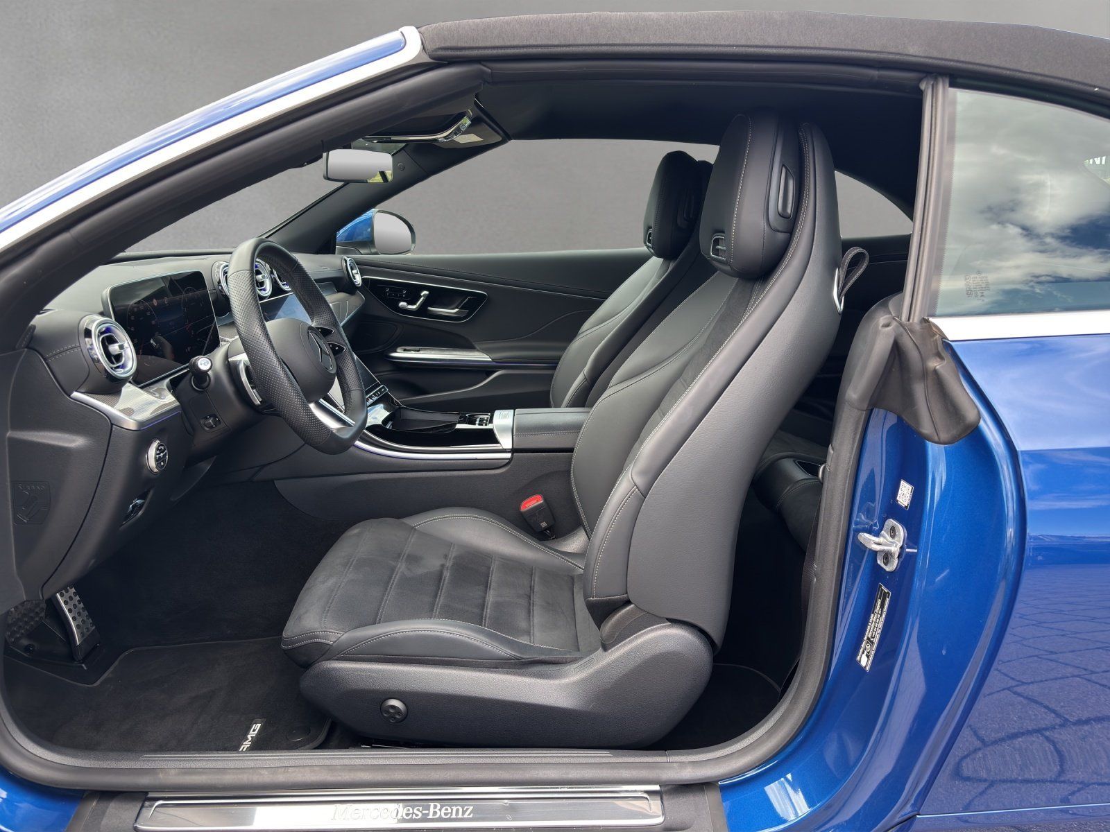 Fahrzeugabbildung Mercedes-Benz CLE200 Cab AMG Advan+ 360° 19"Viel Memo AIRSCARF