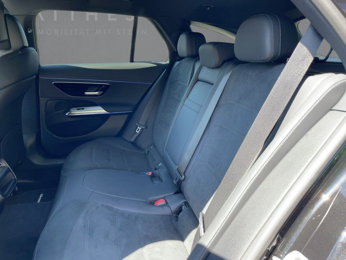 Fahrzeugabbildung Mercedes-Benz E 220 d 4M T-Modell AMG/Night/360°/AHK/20''