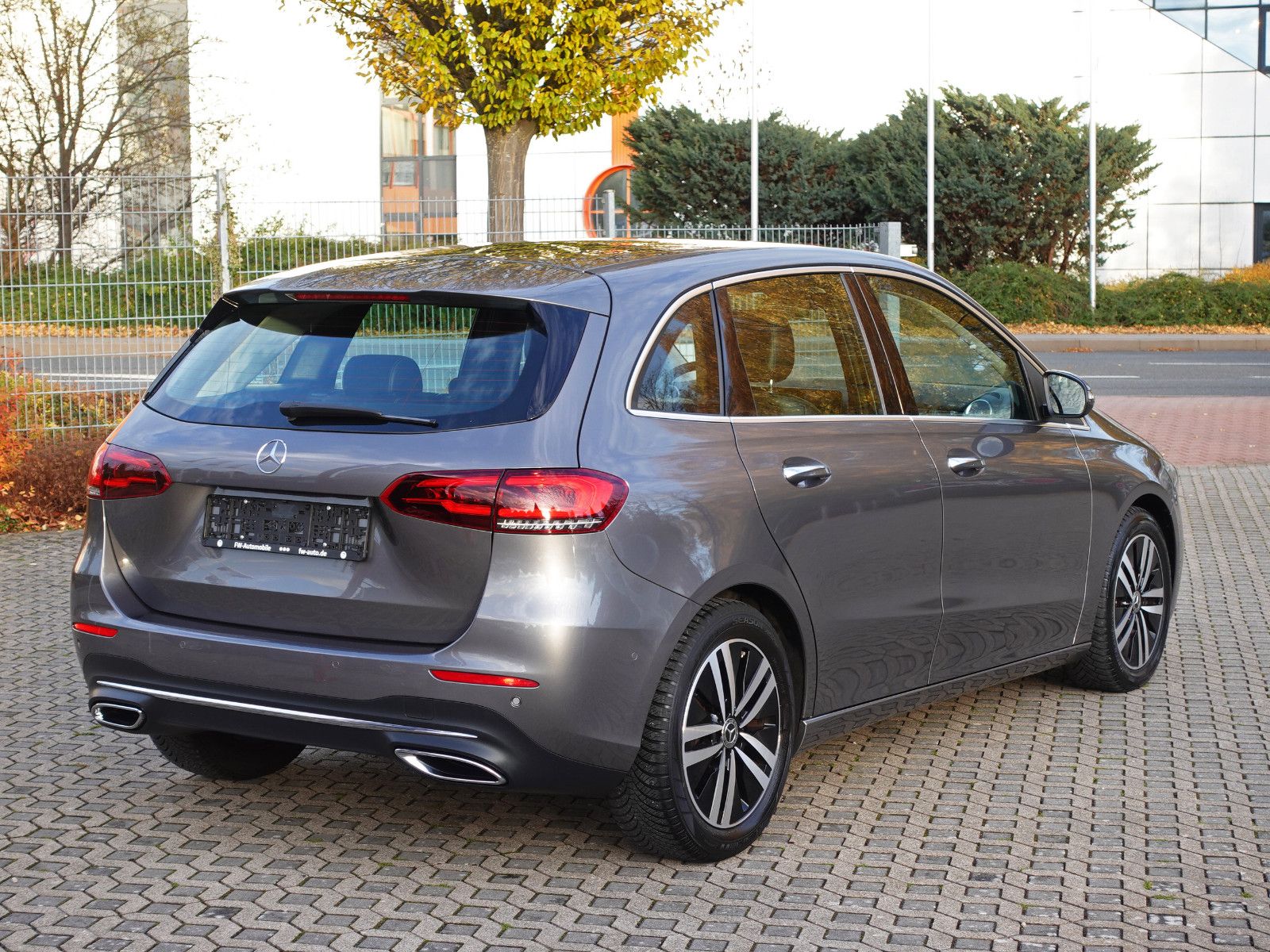 Fahrzeugabbildung Mercedes-Benz B 220 4MATIC 7G-DCT Progressive MBUX AHK Assist.