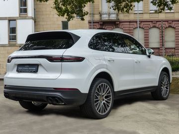 Porsche Cayenne - 4