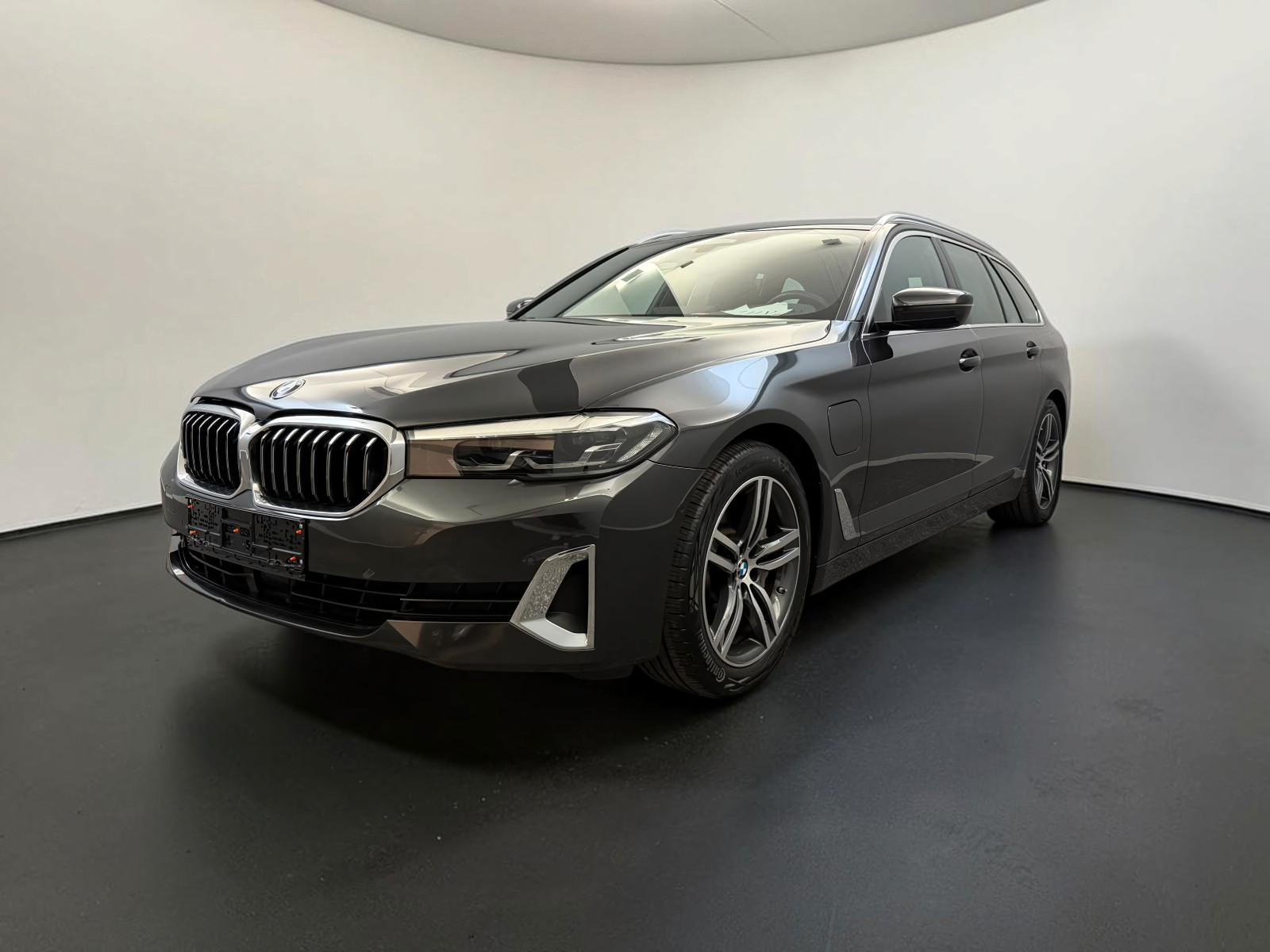 BMW 530 e Touring Luxury*Pano*Sitzklim*AHK*ACC*TOP