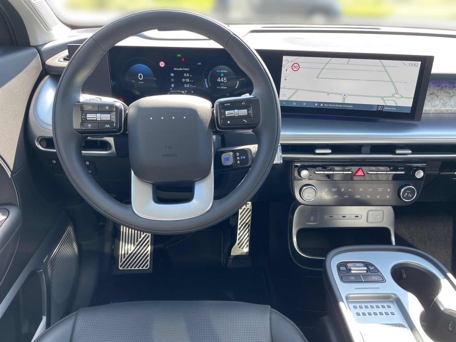 Fahrzeugabbildung Hyundai IONIQ 9 UNIQ 110 kWh 4WD 6-Sitzer Panno Relax