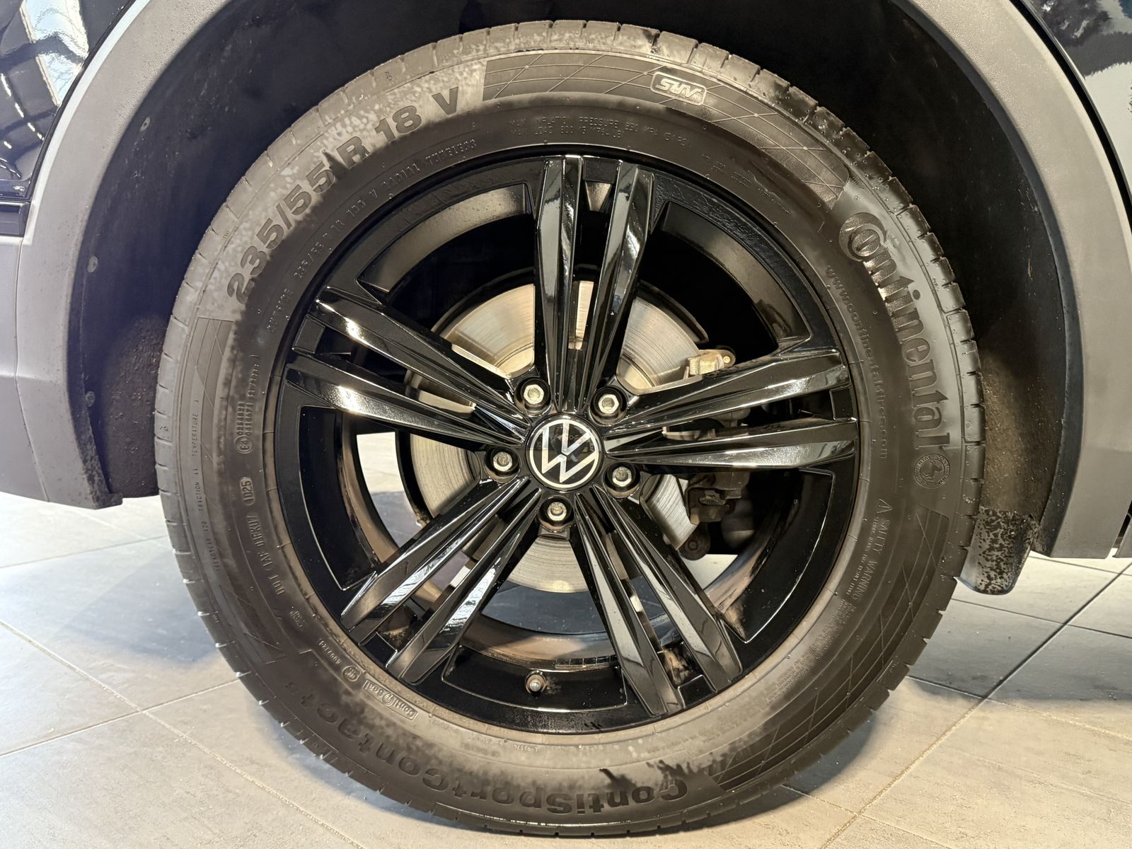 Fahrzeugabbildung Volkswagen Tiguan 2.0 TDI DSG Sport NAV+LED+ACC+CARPLAY+KAM