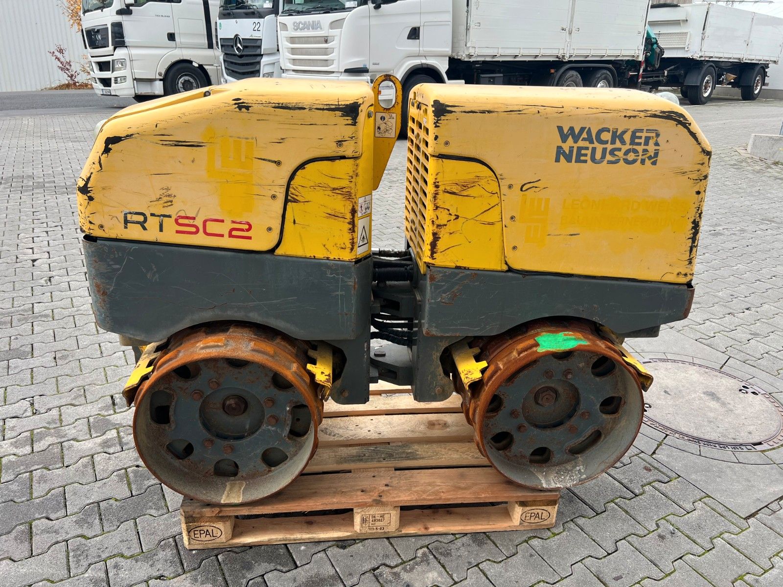 Fahrzeugabbildung Wacker Wacker Neuson RT 56 SC2 Grabenwalze / Funk /552h