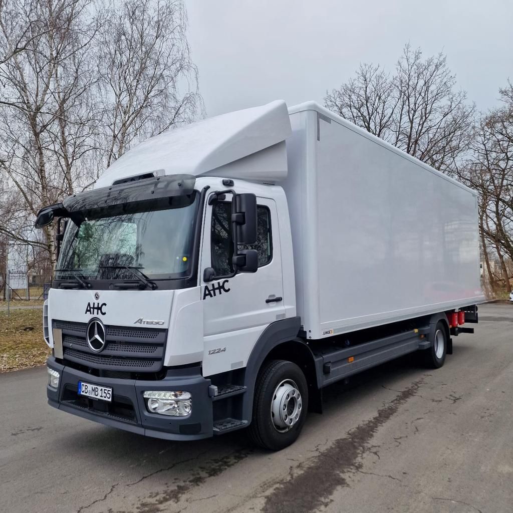 Fahrzeugabbildung Mercedes-Benz Atego 1224 L Koffer mit Ladebordwand