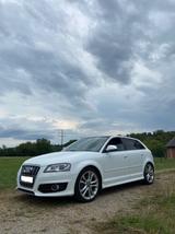 Audi S3 2.0 TFSI Sportback TÜV NEU! WENIG KM! - silberne Audi S3