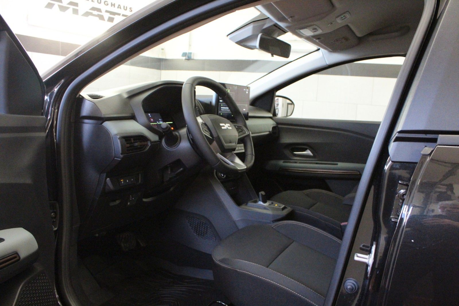 Fahrzeugabbildung Dacia Jogger Eco-G 120 Extreme 5 Sitzer  Winterp.*