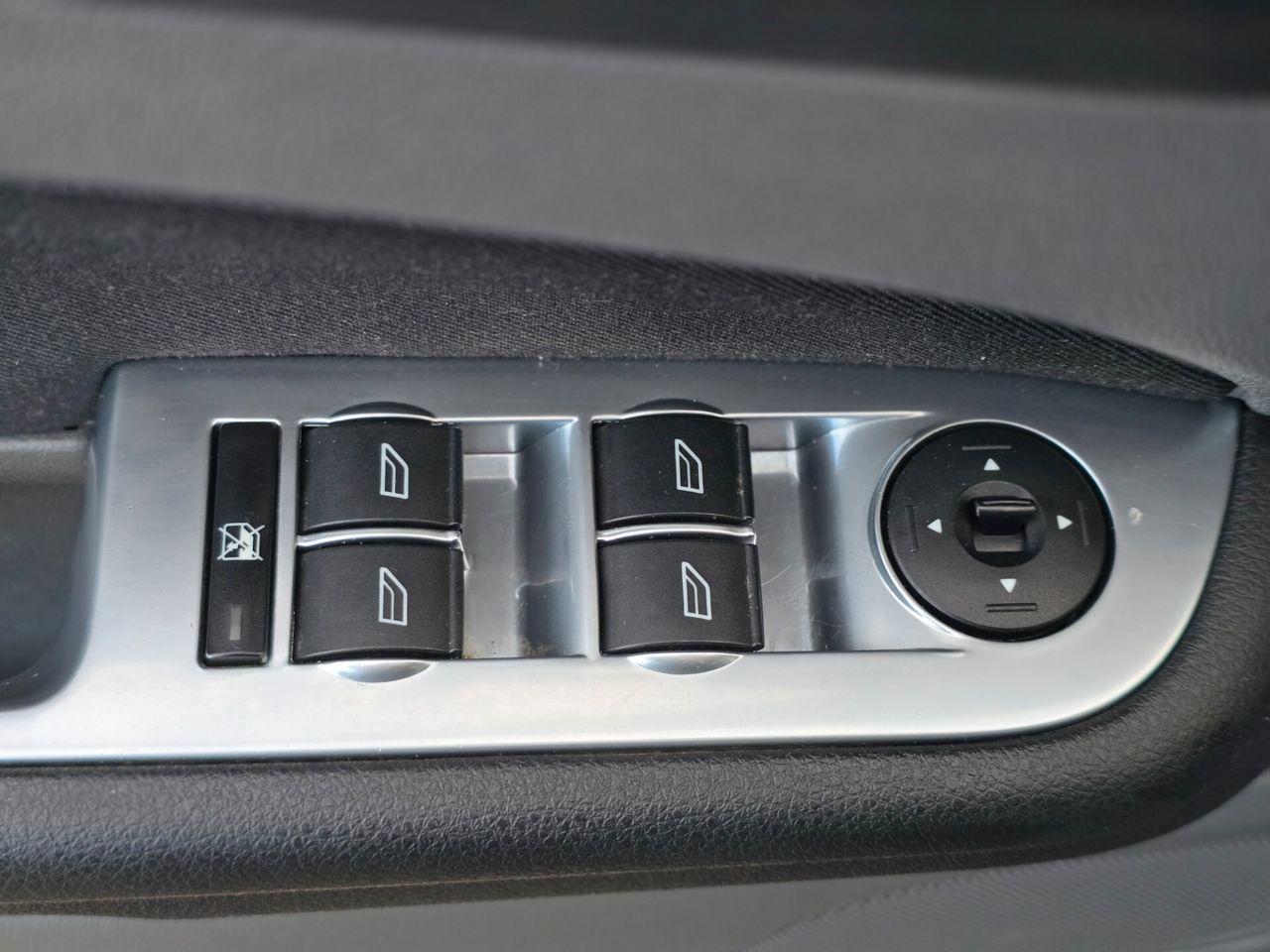 Ford Focus 2010 — photo 14