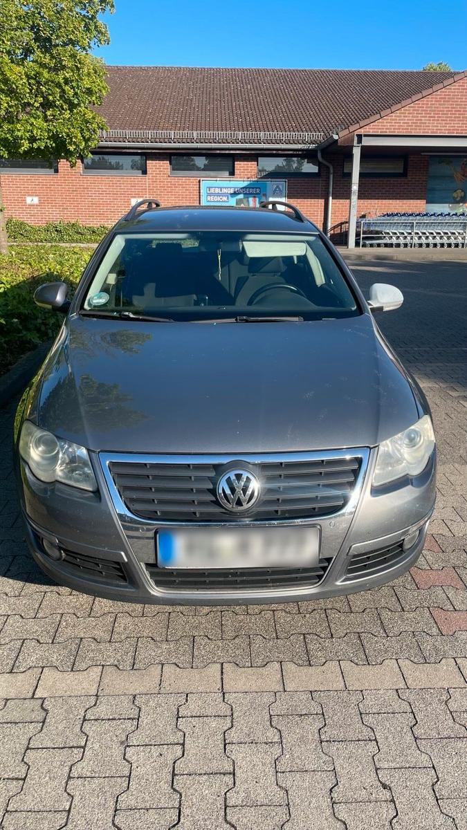 Volkswagen Passat 2008 — rear view
