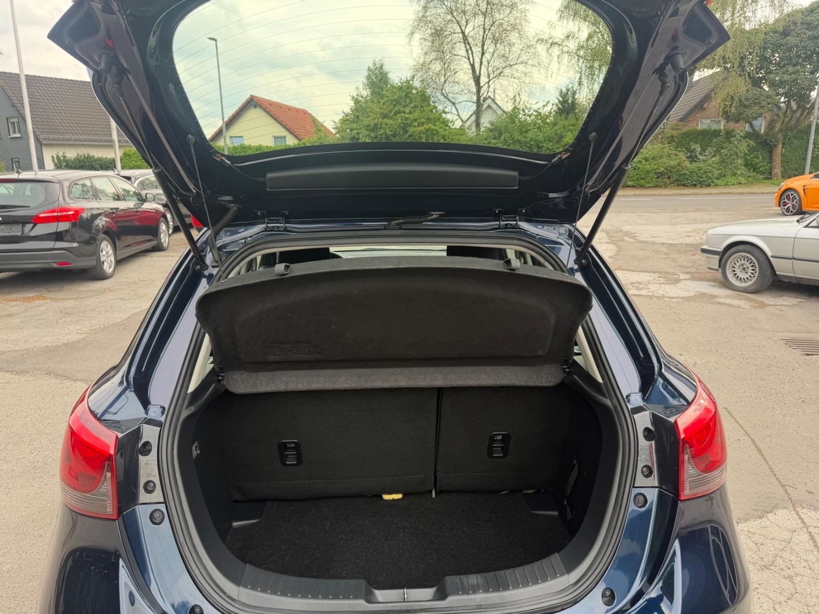 Mazda 2 Lim. Center-Line 1,5 SkyActive / Klima,Shz,Pdc