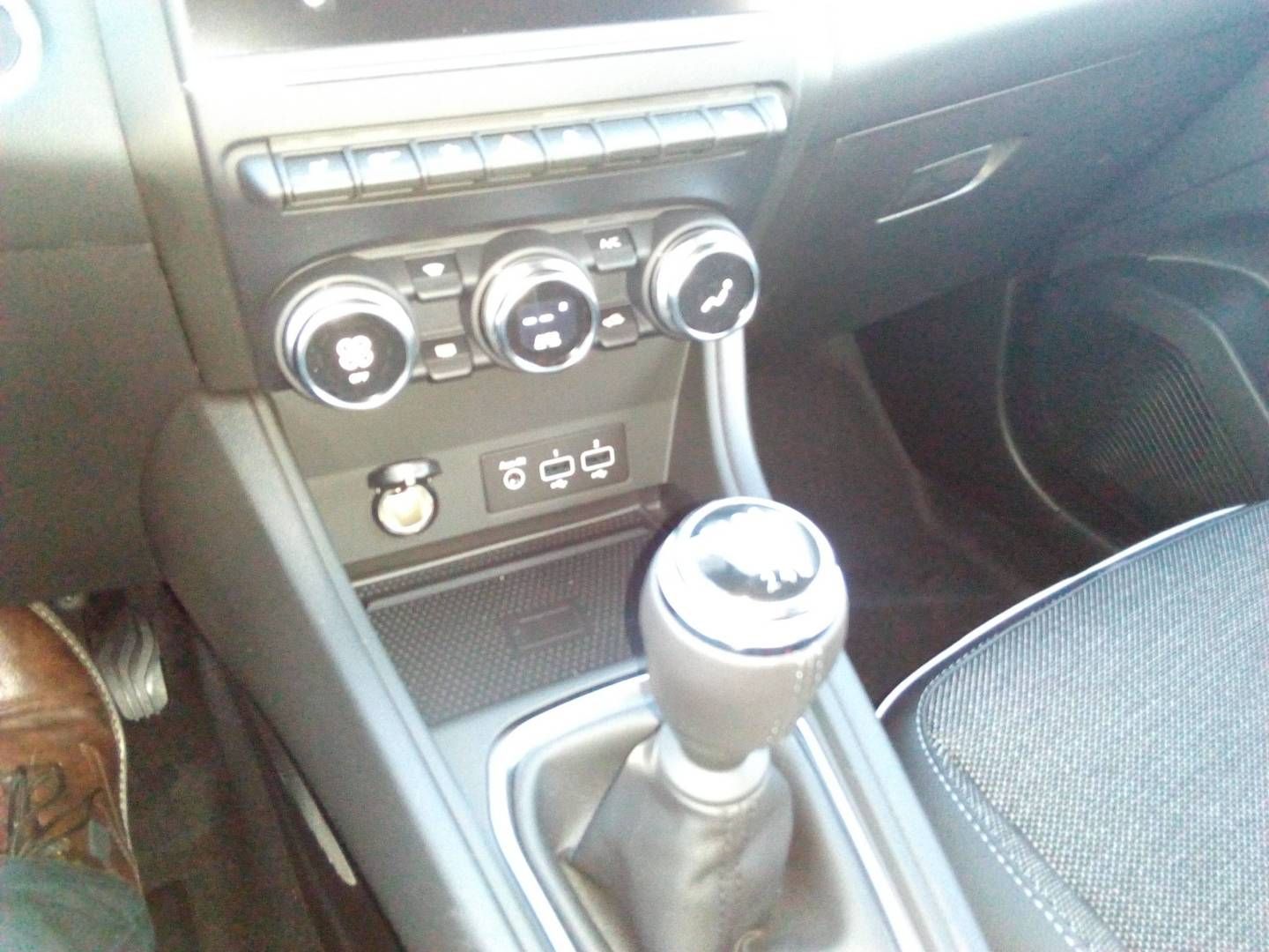 Fahrzeugabbildung Renault CAPTUR TECHNO TCe 140