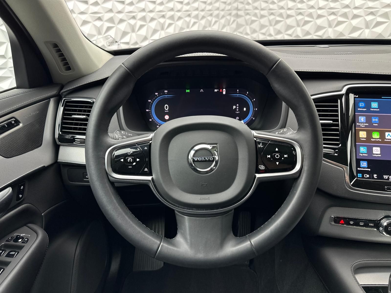 Fahrzeugabbildung Volvo XC90 B5PLUS BRIGHT/AWD/STDHZ/PANO/H&K/ACC/360°