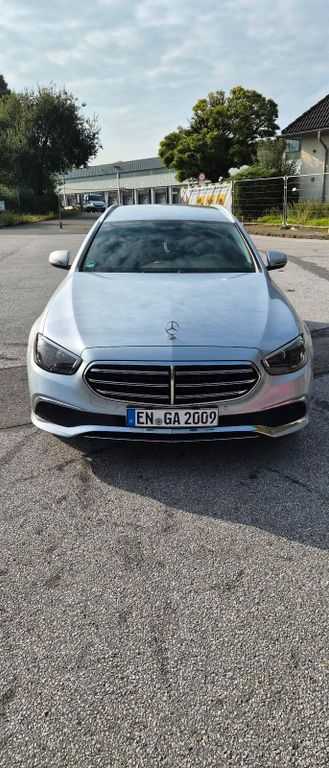 Image of Mercedes-Benz E 300