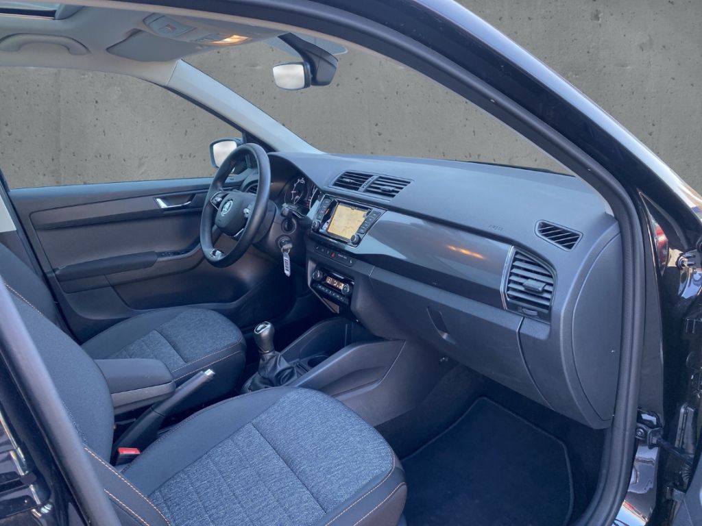 Fahrzeugabbildung SKODA Fabia Combi Best of 1.0 TSI NAVI SHZ Panodach