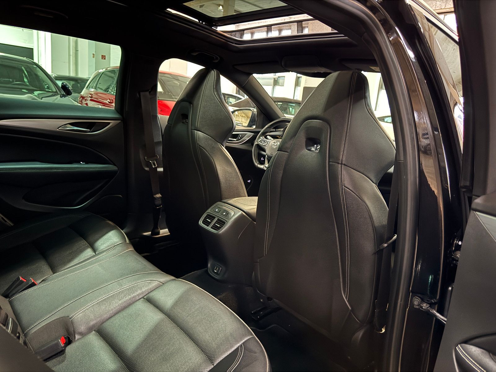 Fahrzeugabbildung Opel Insignia B Sports Tourer GSi 4X4 OPC PERFORMANCE