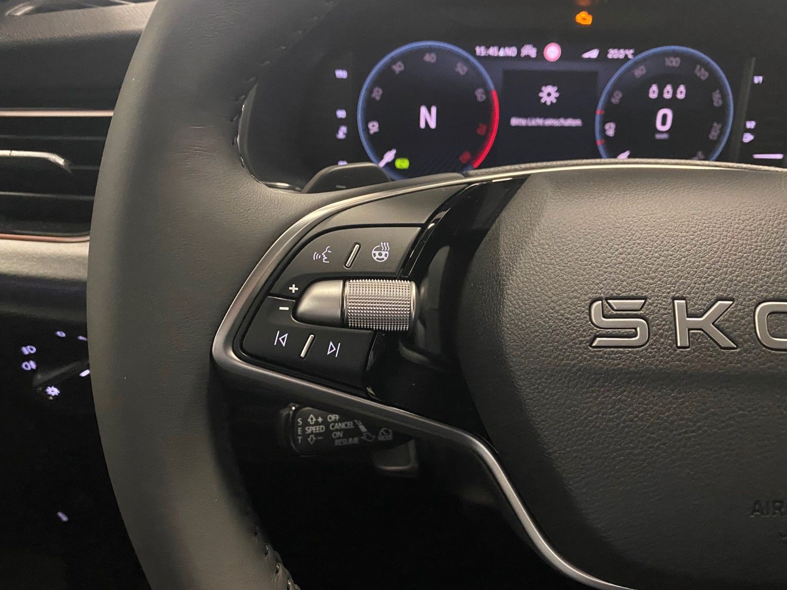 Fahrzeugabbildung SKODA Kamiq 1.5 TSI DSG 130 Jahre Selection+Garantie 5