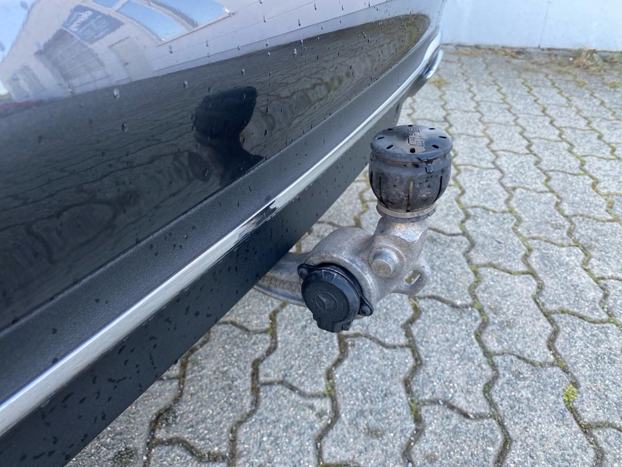 Fahrzeugabbildung Mercedes-Benz E 300de 4M T WIDESCREEN+AHK+EASYPACK+AMBIENTE+