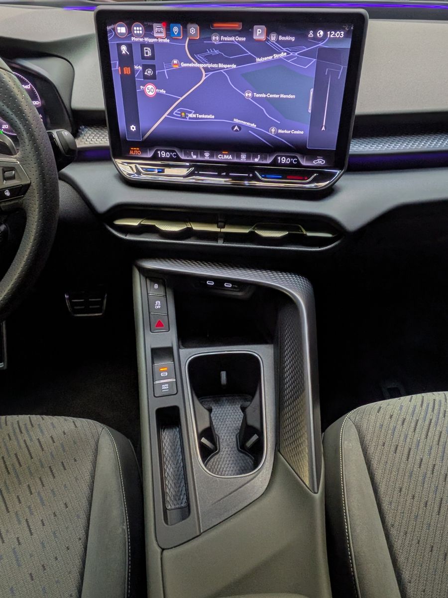Fahrzeugabbildung CUPRA Terramarr 1.5 eTSI Tribe Sennh Matrix HUD AHK 20