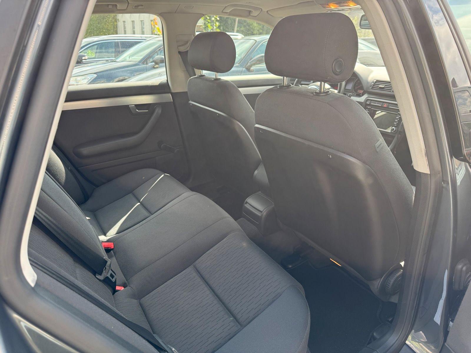Audi A4 2006 — photo 12