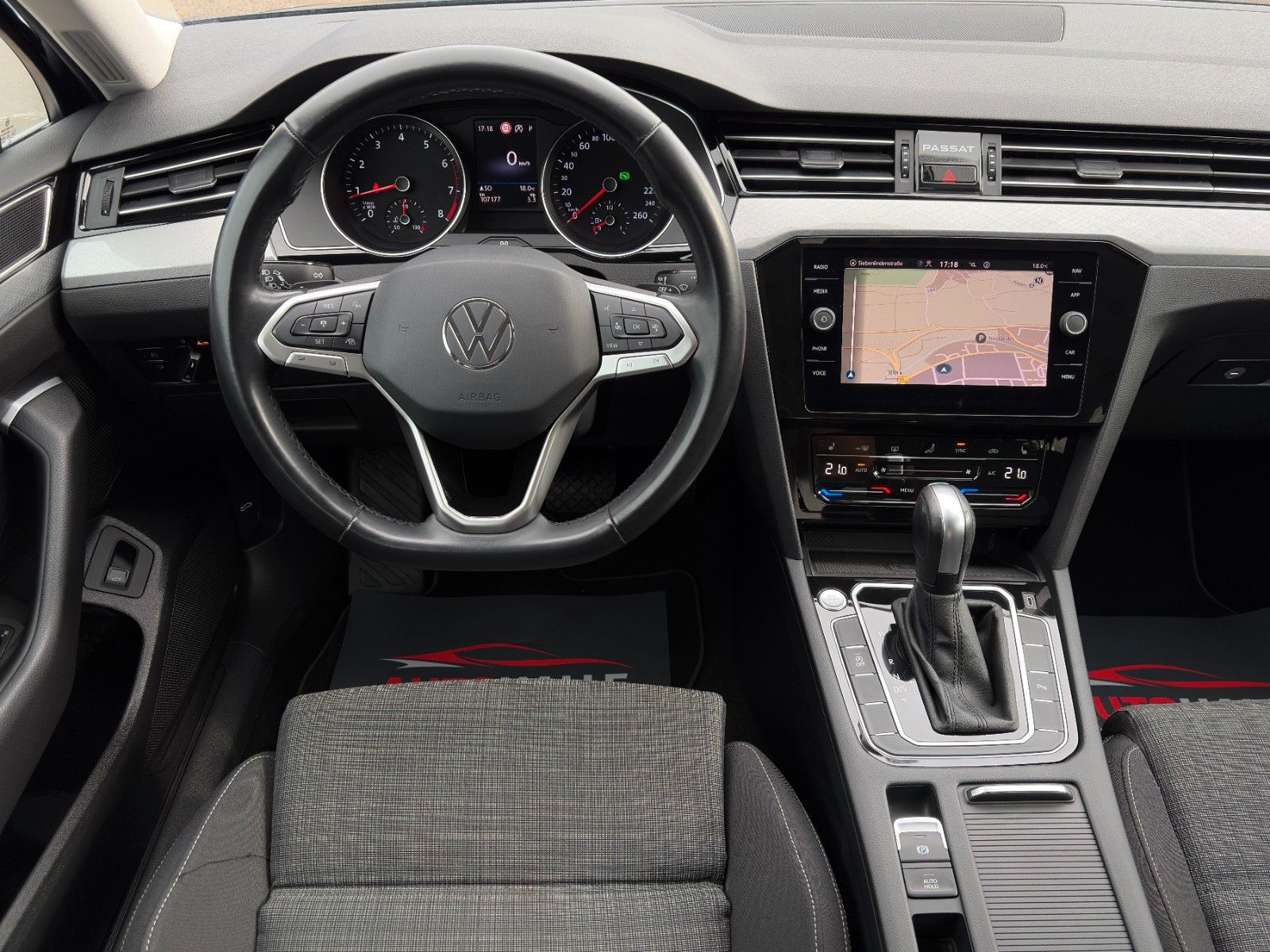 Fahrzeugabbildung Volkswagen Passat Variant 2.0 TSI Buisness Kamera LED ACC