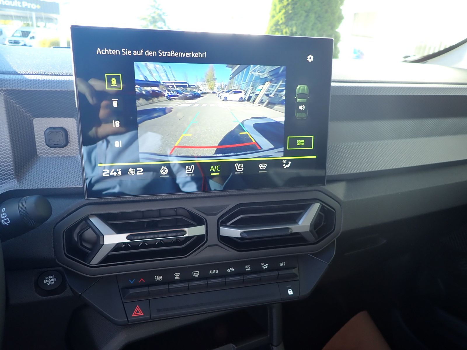 Fahrzeugabbildung Dacia Duster Journey Hybrid 155