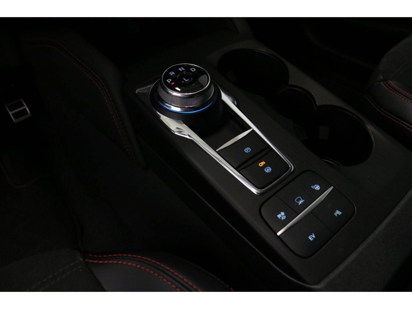 Fahrzeugabbildung Ford Kuga Plug-In Hybrid ST-Line X 2.5 Kamera LED