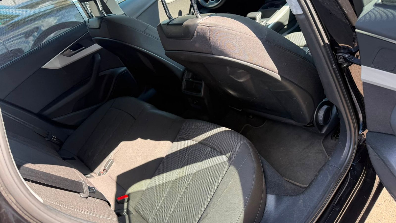 Fahrzeugabbildung Audi A4 Avant 35 TDI basis