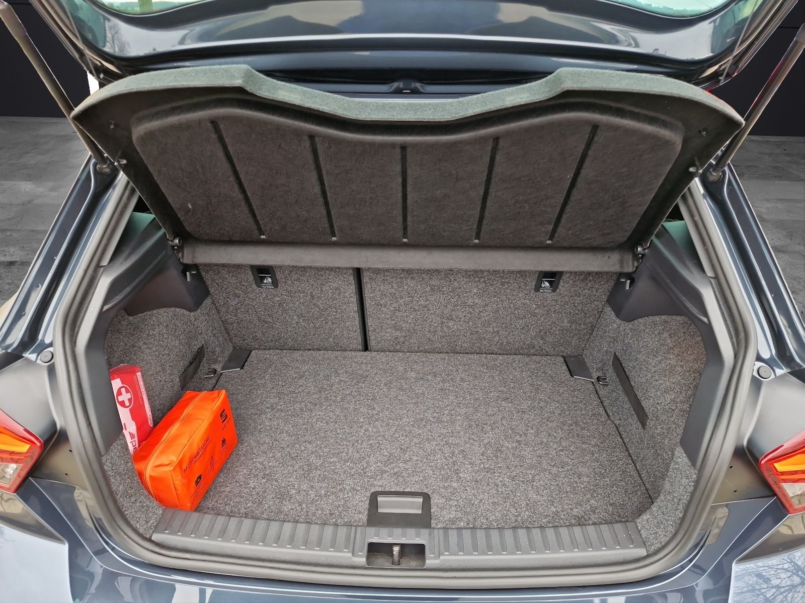 Fahrzeugabbildung SEAT Ibiza Xcellence 1.0 ECO TSI DSG ACC KAMERA LED