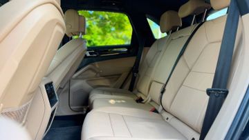 Porsche Cayenne - 10