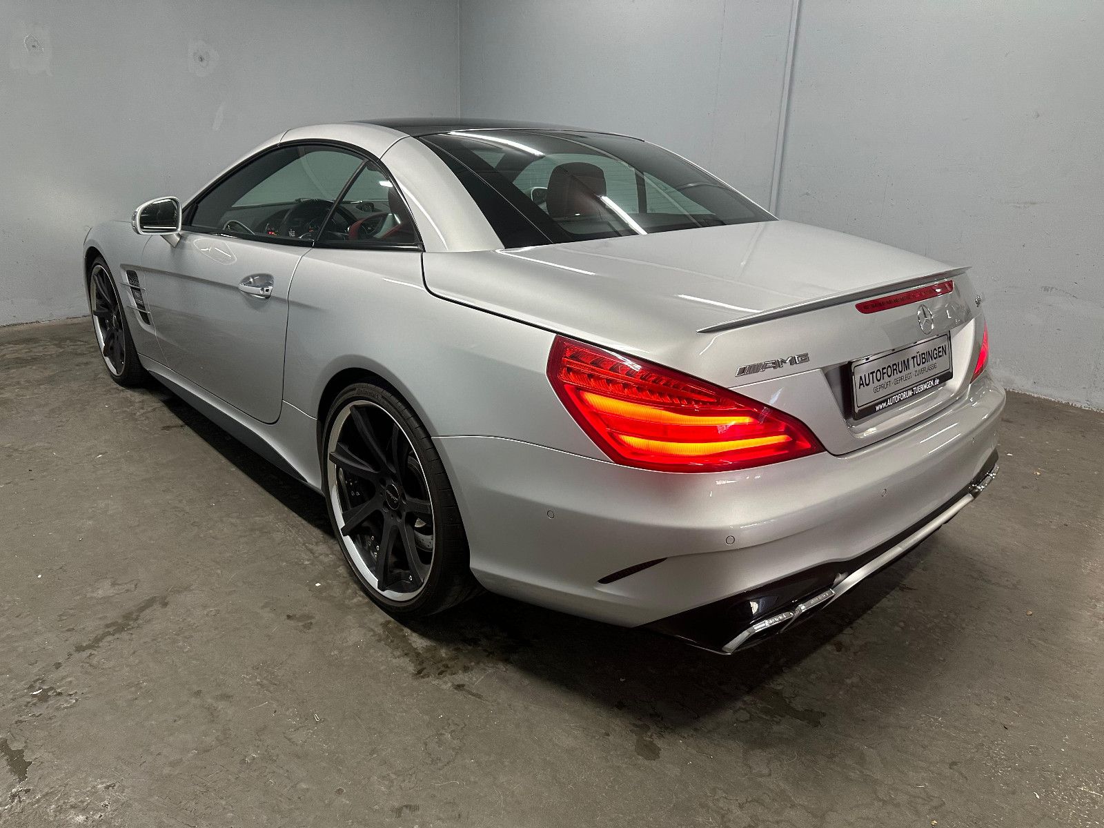 Fahrzeugabbildung Mercedes-Benz SL 63 AMG *Designo*PANORAMA*VMAX*MASSAGE*