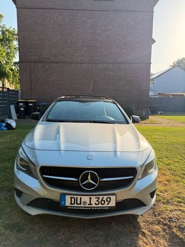 MERCEDES-BENZ Mercedes Benz CLA 220d AMG-Packet Night Pa...