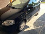Volkswagen FOX in der Farbe schwarz mit HU/AU - gebrauchte VW Fox aus dem Jahr 2009