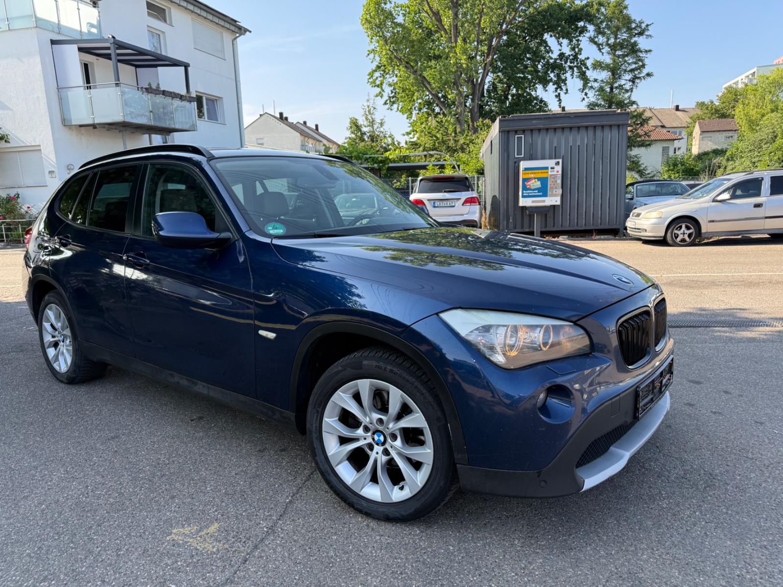 BMW X1 Baureihe X1 18 d xDrive-Navi-Automatik-PDC-2H