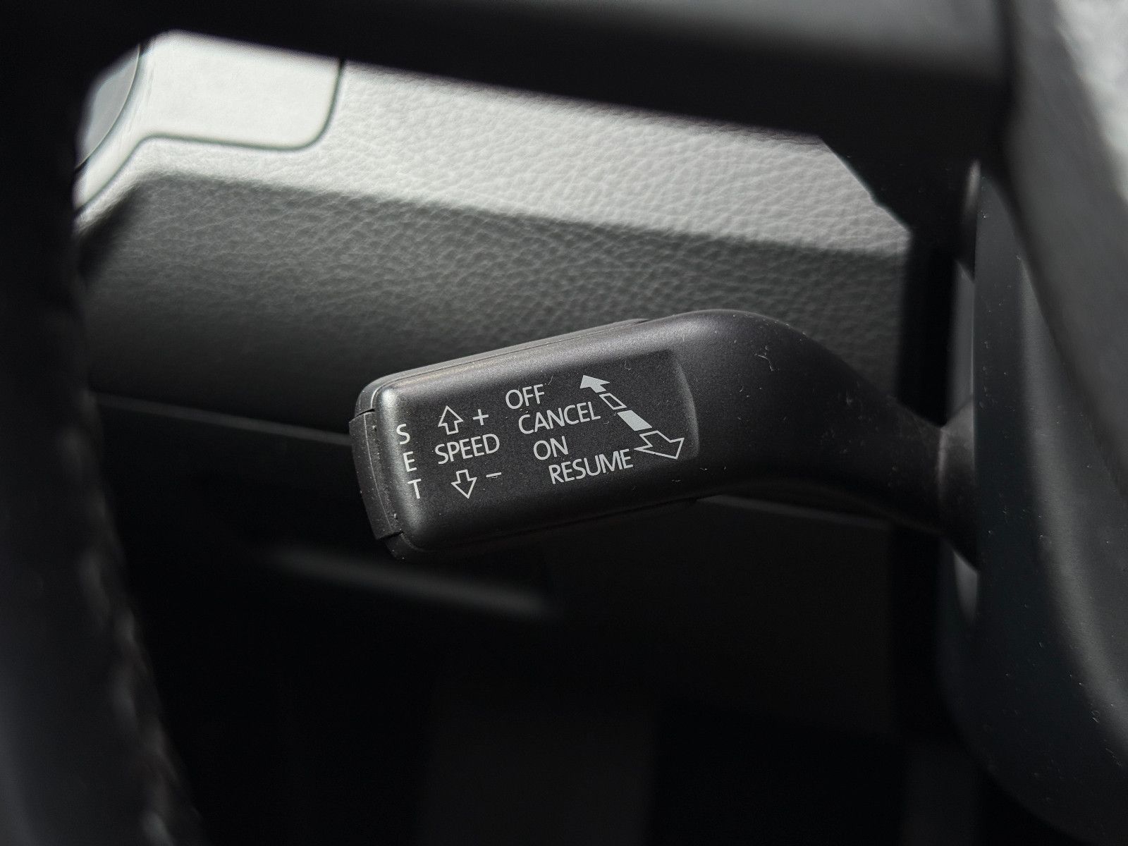 Fahrzeugabbildung Volkswagen Passat Variant Comfortline 1.8 TSI AHK GRA Navi