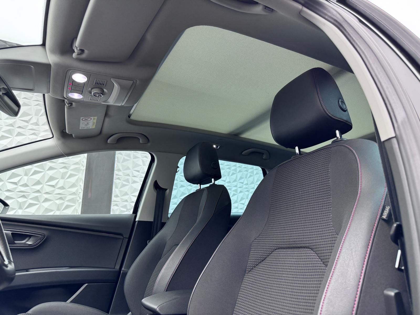 Fahrzeugabbildung SEAT 2.0 TSI FR-LINE/ACC/BEATS/PANO/AMBIENT/R-CAM/AHK