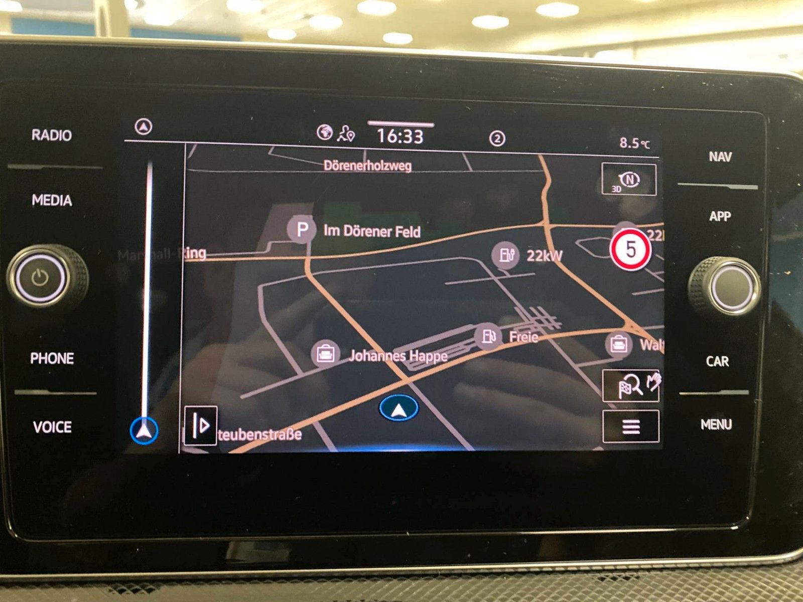 Fahrzeugabbildung Volkswagen T-Cross 1.0 TSI DSG R-Line+NAVIGATION+MATRIX+ACC