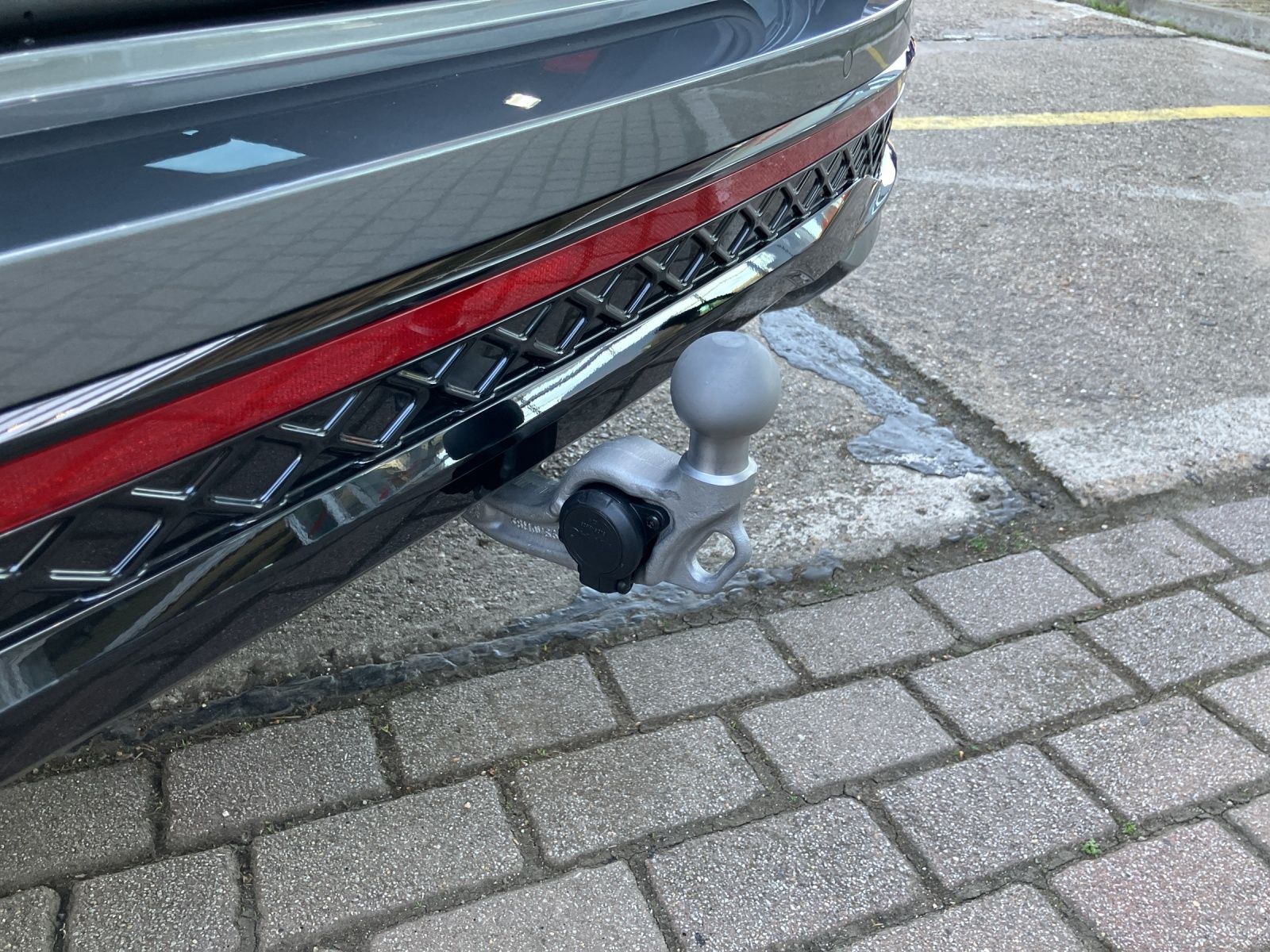 Fahrzeugabbildung Volkswagen Passat Variant TDI R-Line DSG Matrix 4M Navi AHZ