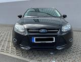 Ford Focus 1.6 Turnier*TÜV&Service NEU*PDC*SHZ - Ford Focus mit Benzin-Antrieb: Kombi, 1.6