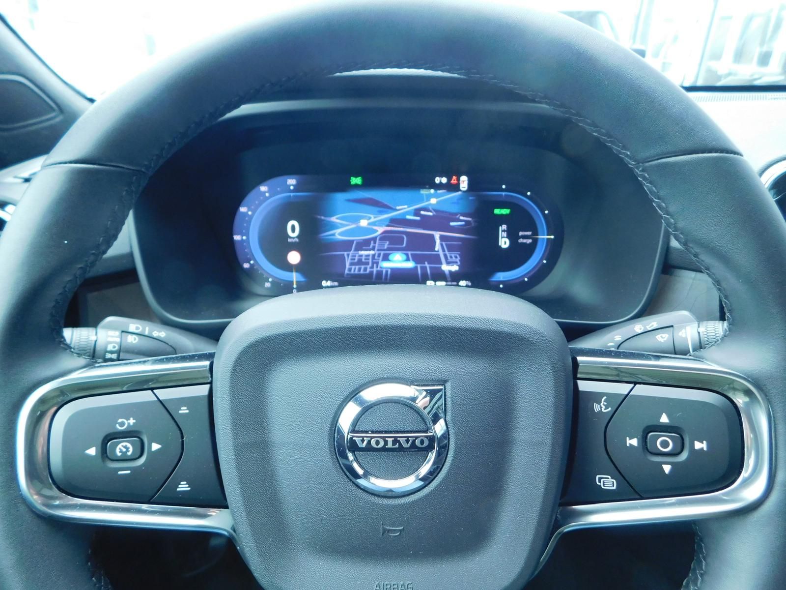 Fahrzeugabbildung Volvo C40 Recharge Twin Motor Ultimate AWD