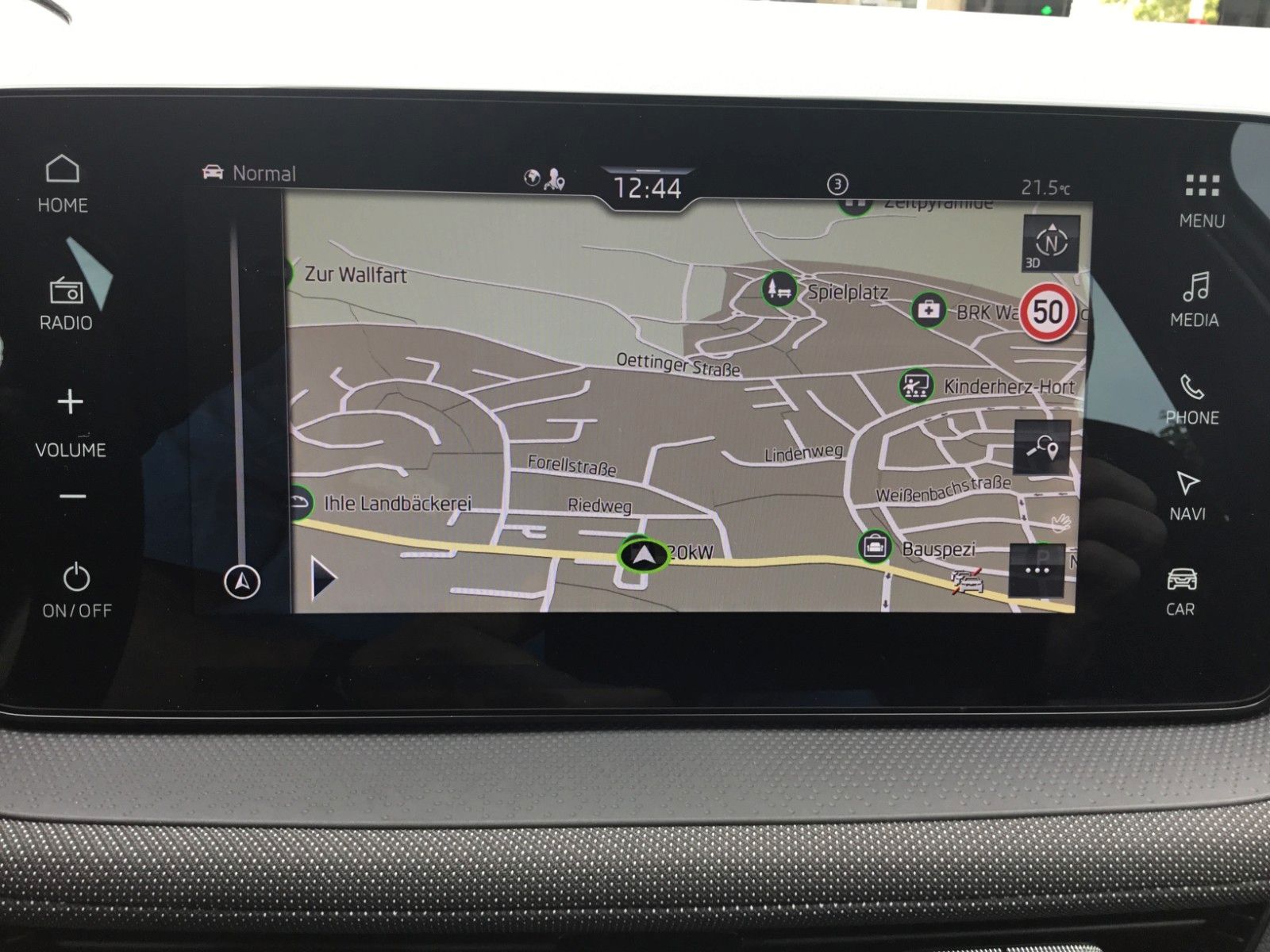Fahrzeugabbildung SKODA Fabia 1.5l TSI DSG Selection+Navi+ACC+Kamera+16"