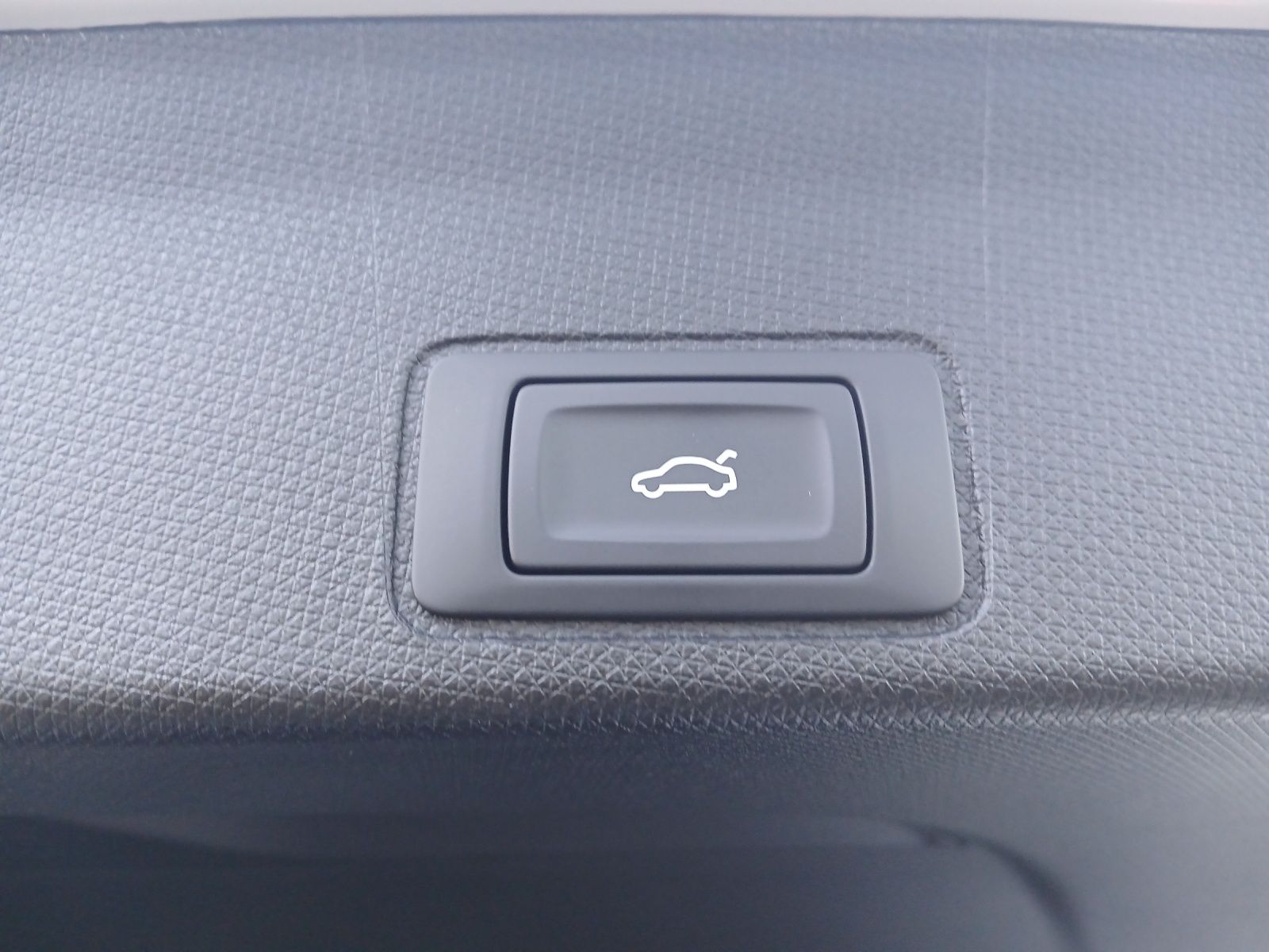 Fahrzeugabbildung CUPRA Terramar VZ 2.0 TSI AHK Sennh. Int.DriveXL